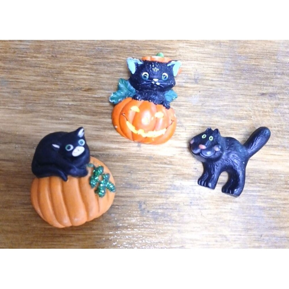 3 Black Kitty Brooches Pins Halloween Spooky Season Pumpkins Hallmark Fun World
